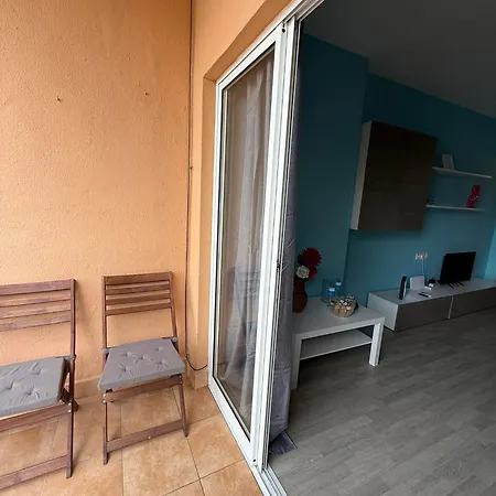 Casa Isabella -budha Apartment